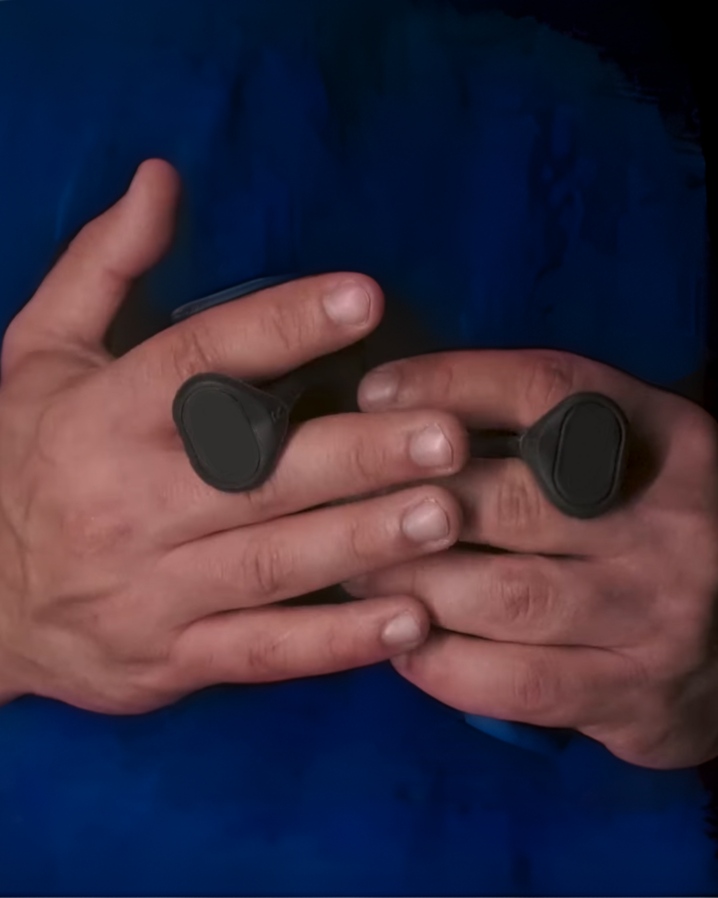 Grip hand